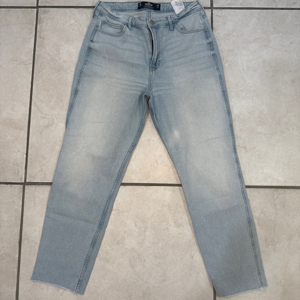 Ultra High Rise Mom Jean - HOLLISTER